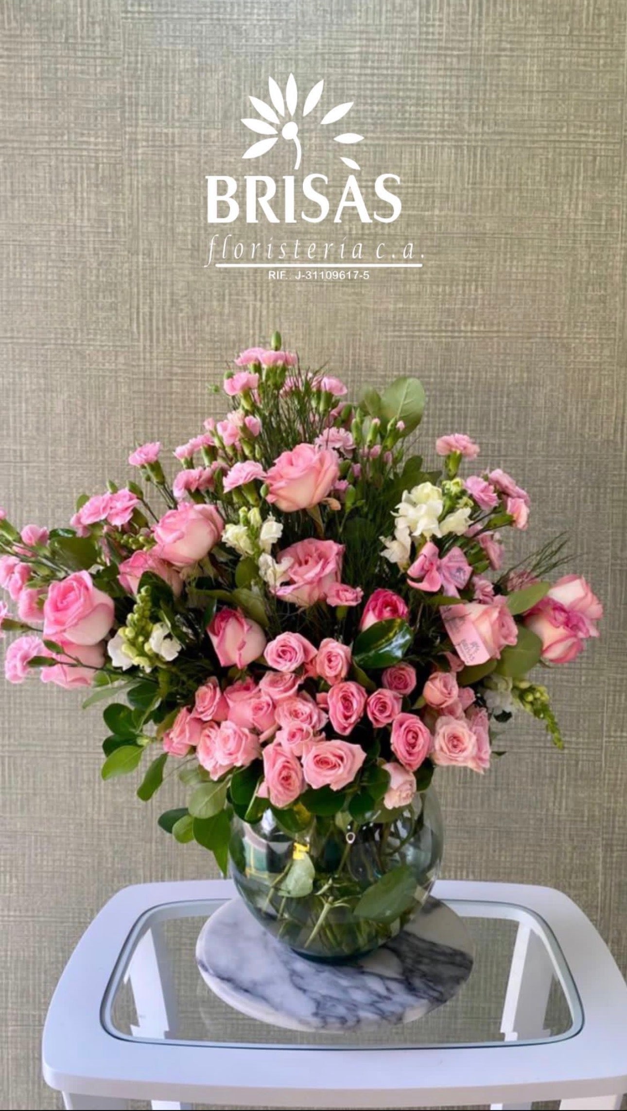 Arreglo en bol de vidrio