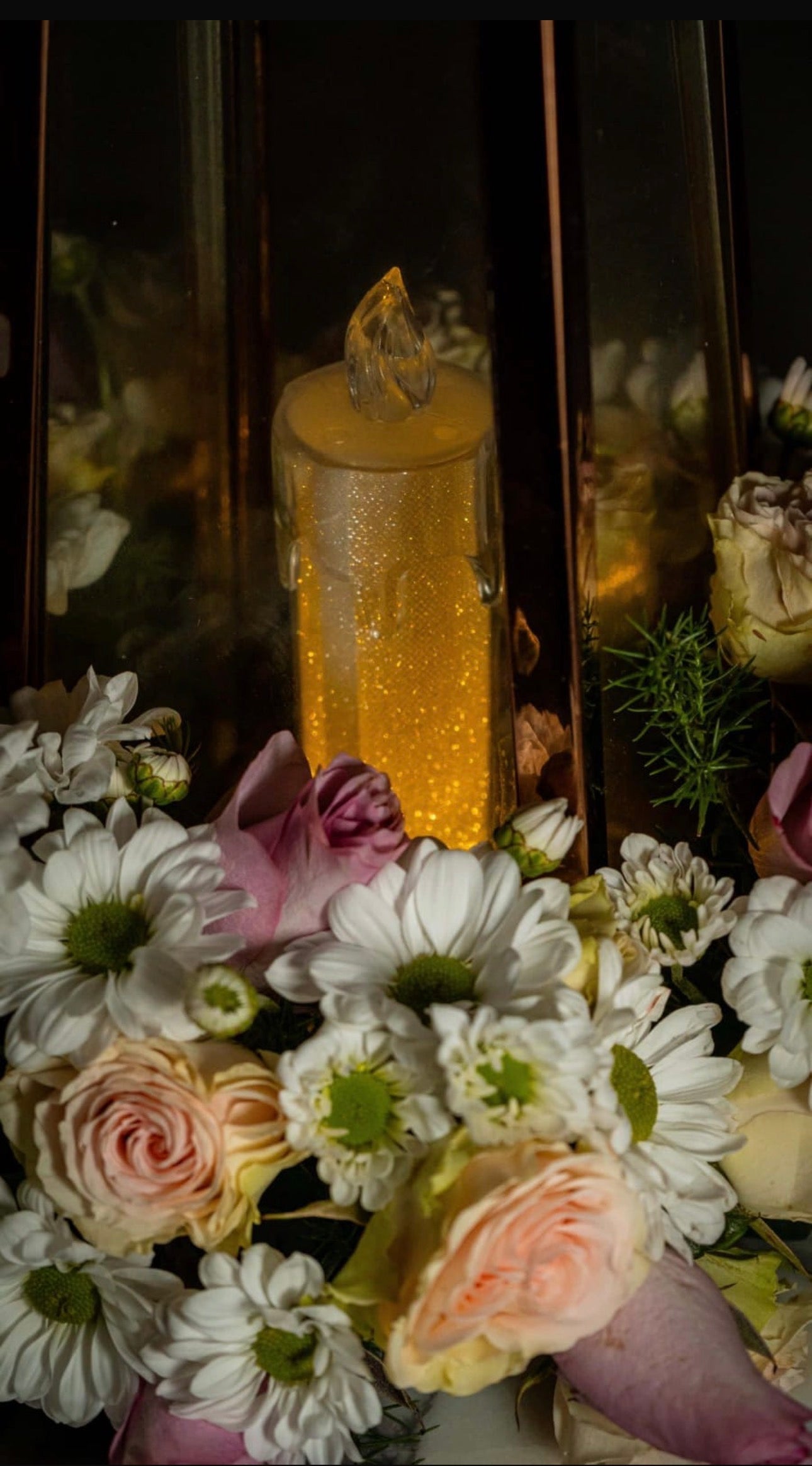 Camino de mesa y candelabro