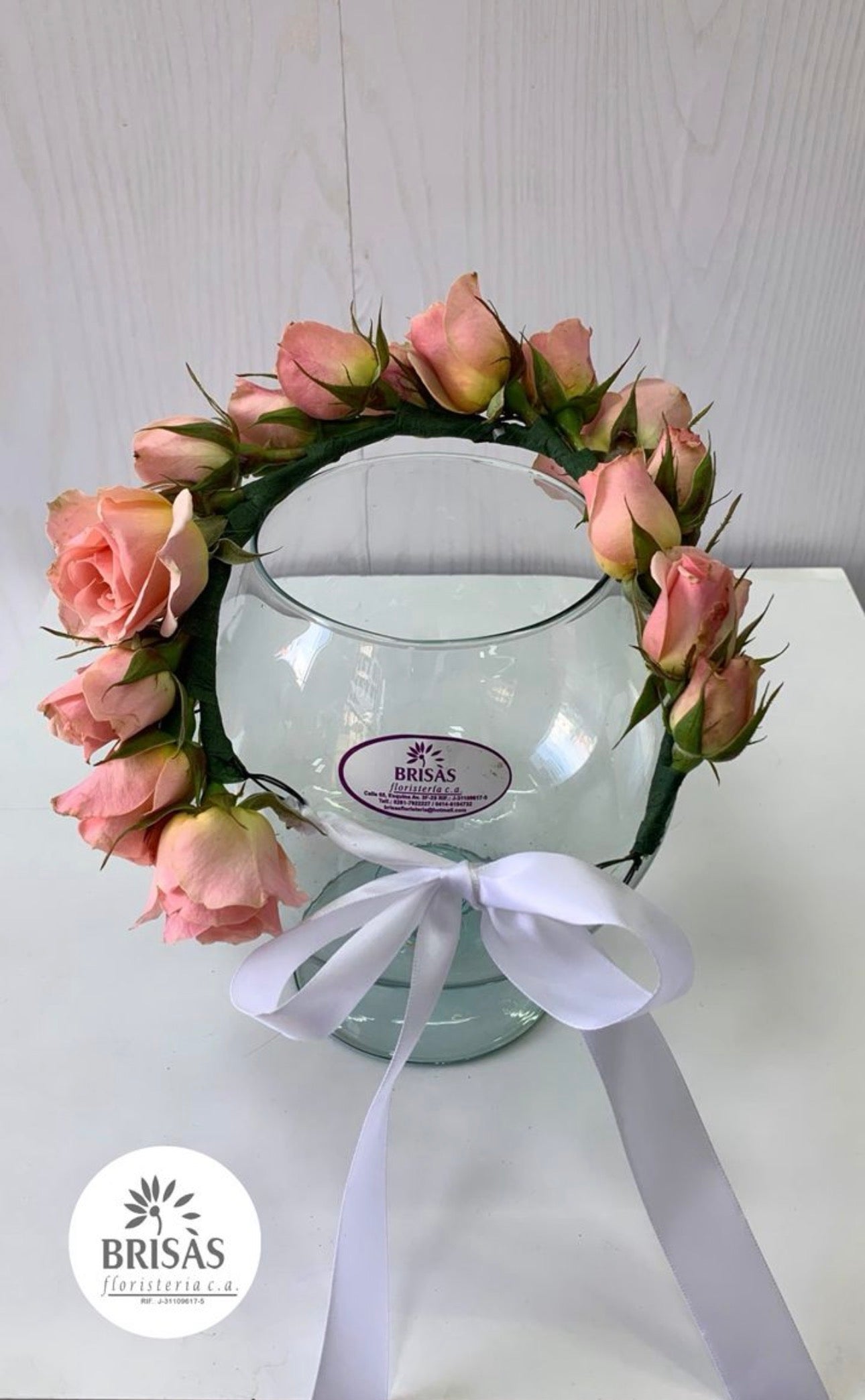 Corona con baby rosas