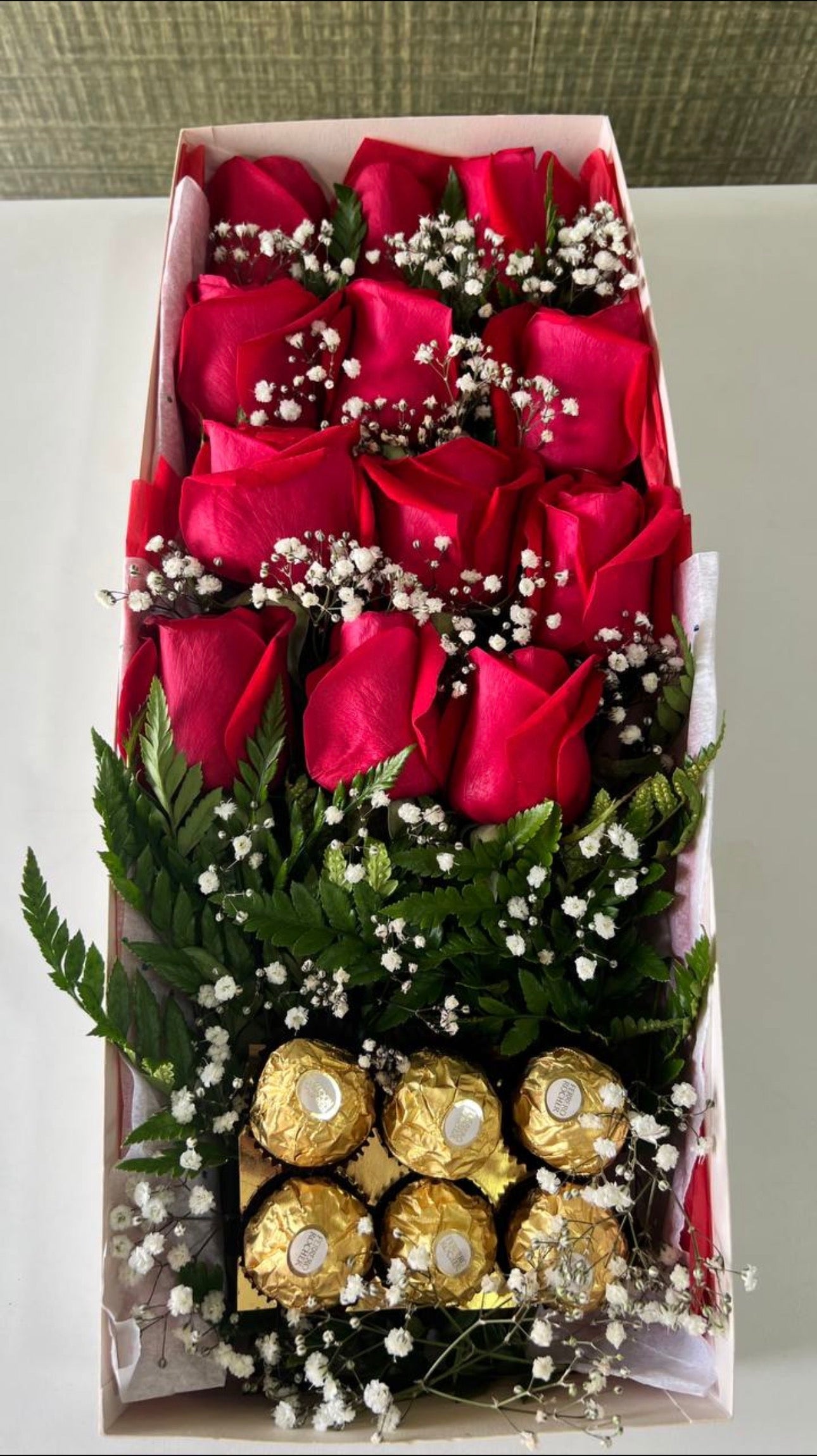 Box con rosas y ferreros