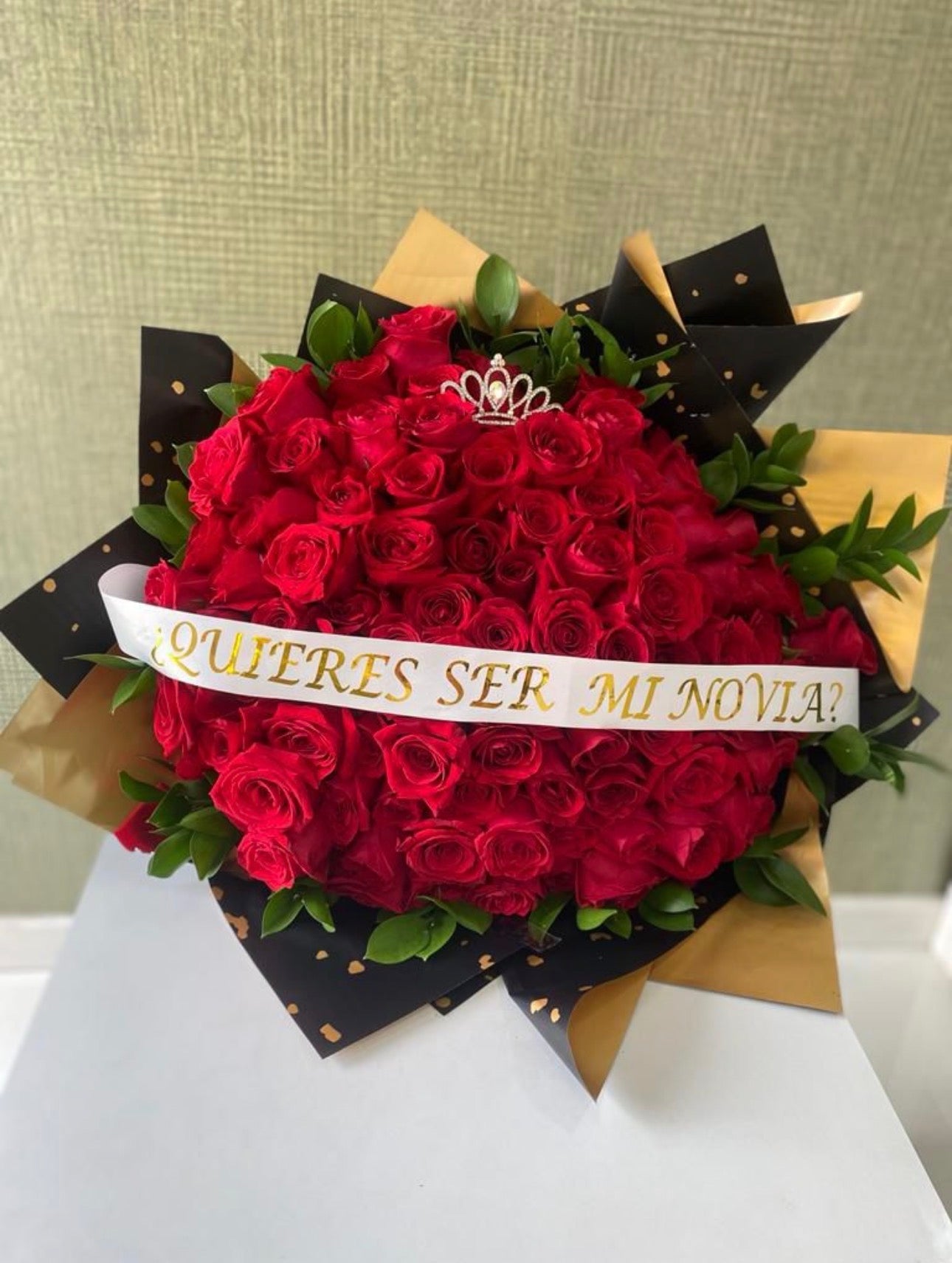 Buchón con 100 rosas